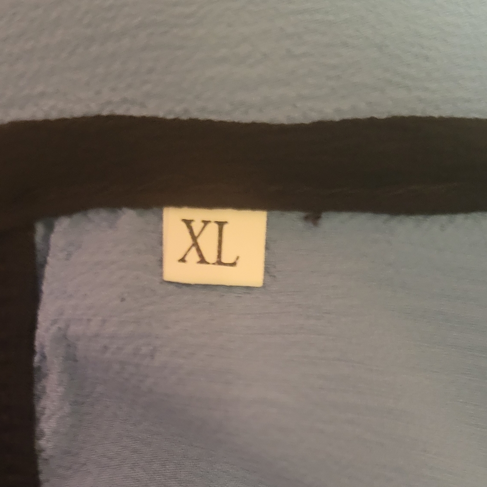 675 Shein Brand top - Picture 3 of 3